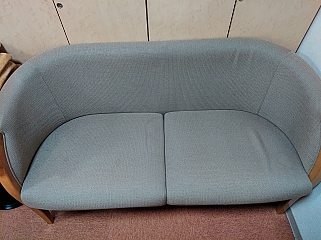 ソファシミつき