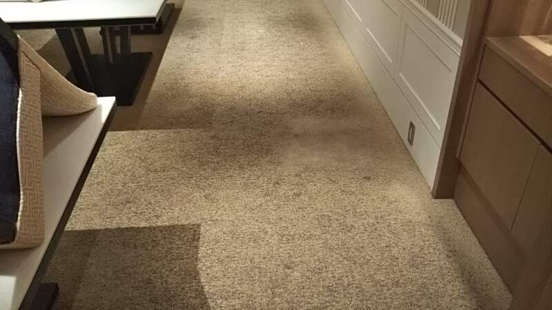 カーペットクリーニング