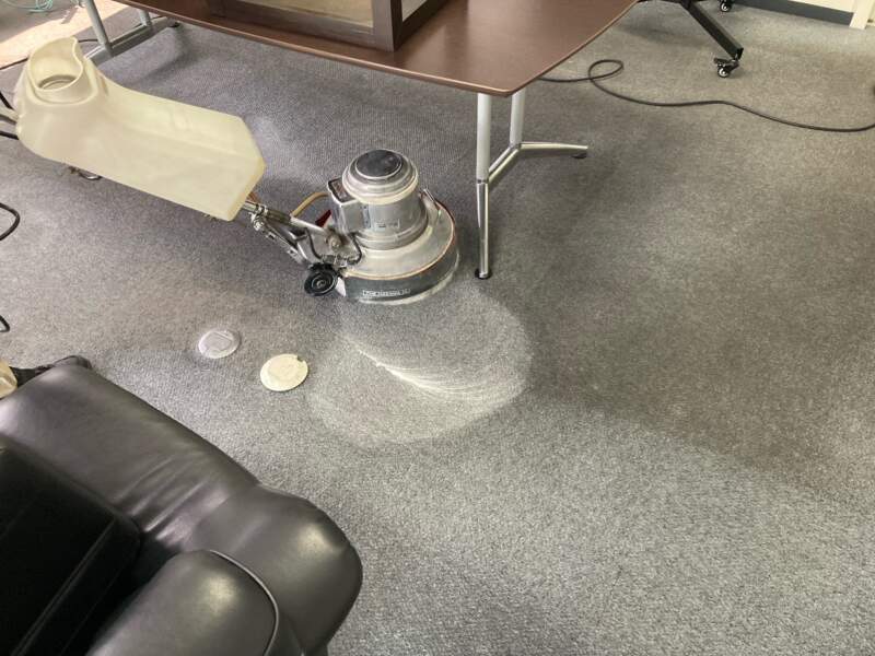 カーペットクリーニング