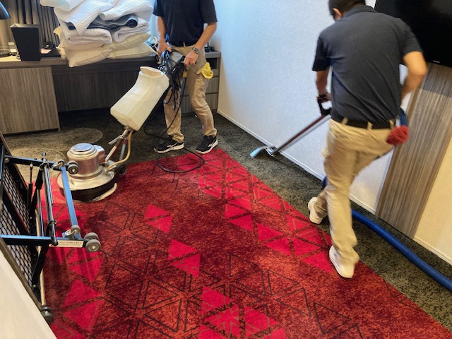 客室カーペットクリーニング