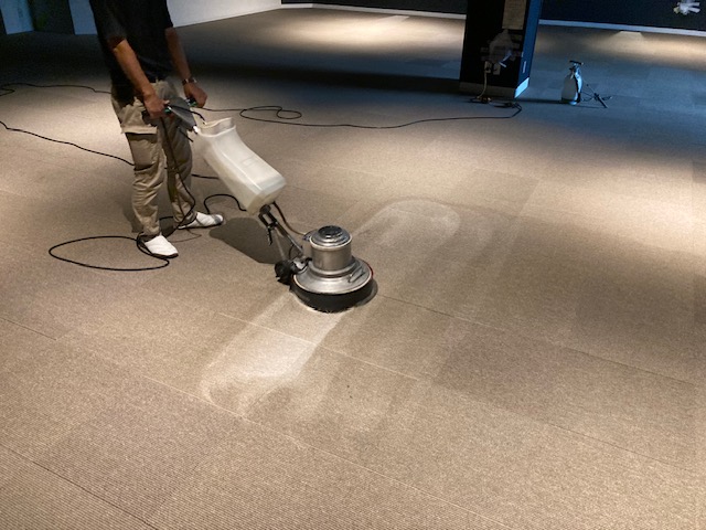 カーペットクリーニング