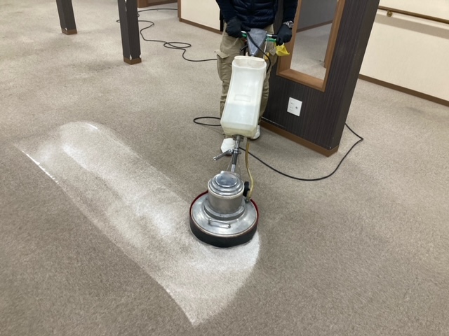 カーペットクリーニング