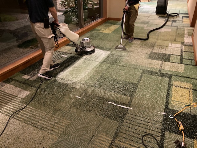 カーペットクリーニング