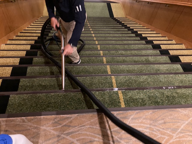 階段クリーニング