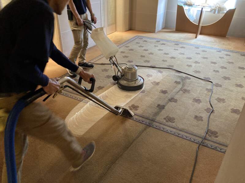 カーペットクリーニング