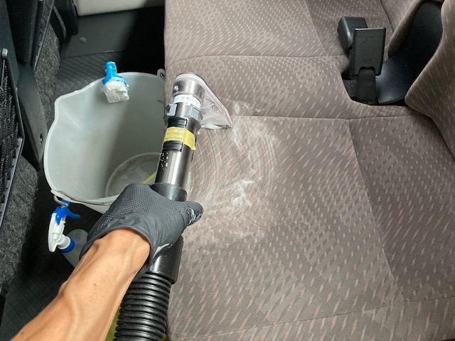 バスシートクリーニング