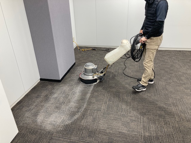 カーペットクリーニング