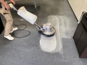 カーペットクリーニング