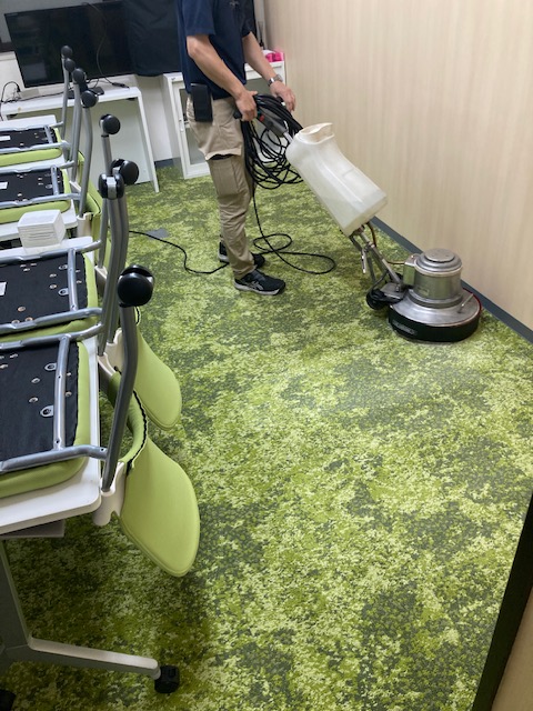 カーペットクリーニング