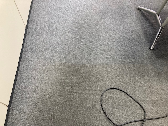 カーペットクリーニング
